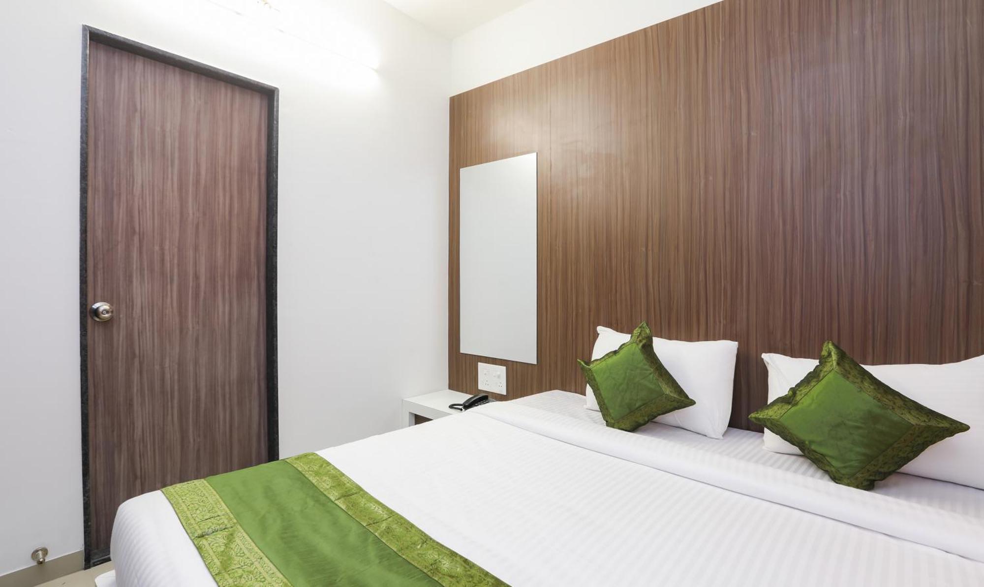 Treebo Sapphire Studio Nashik Extérieur photo