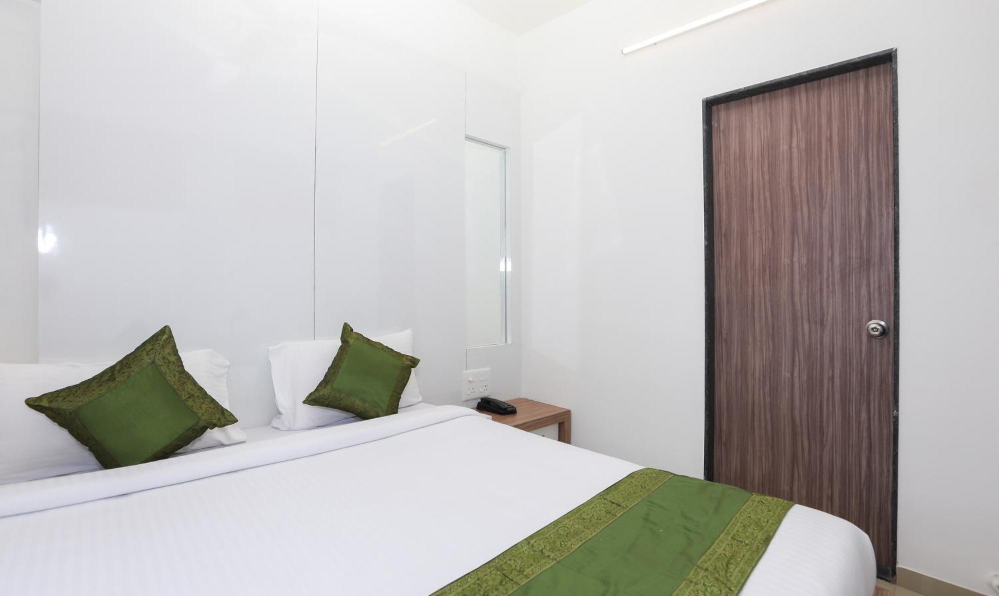 Treebo Sapphire Studio Nashik Extérieur photo