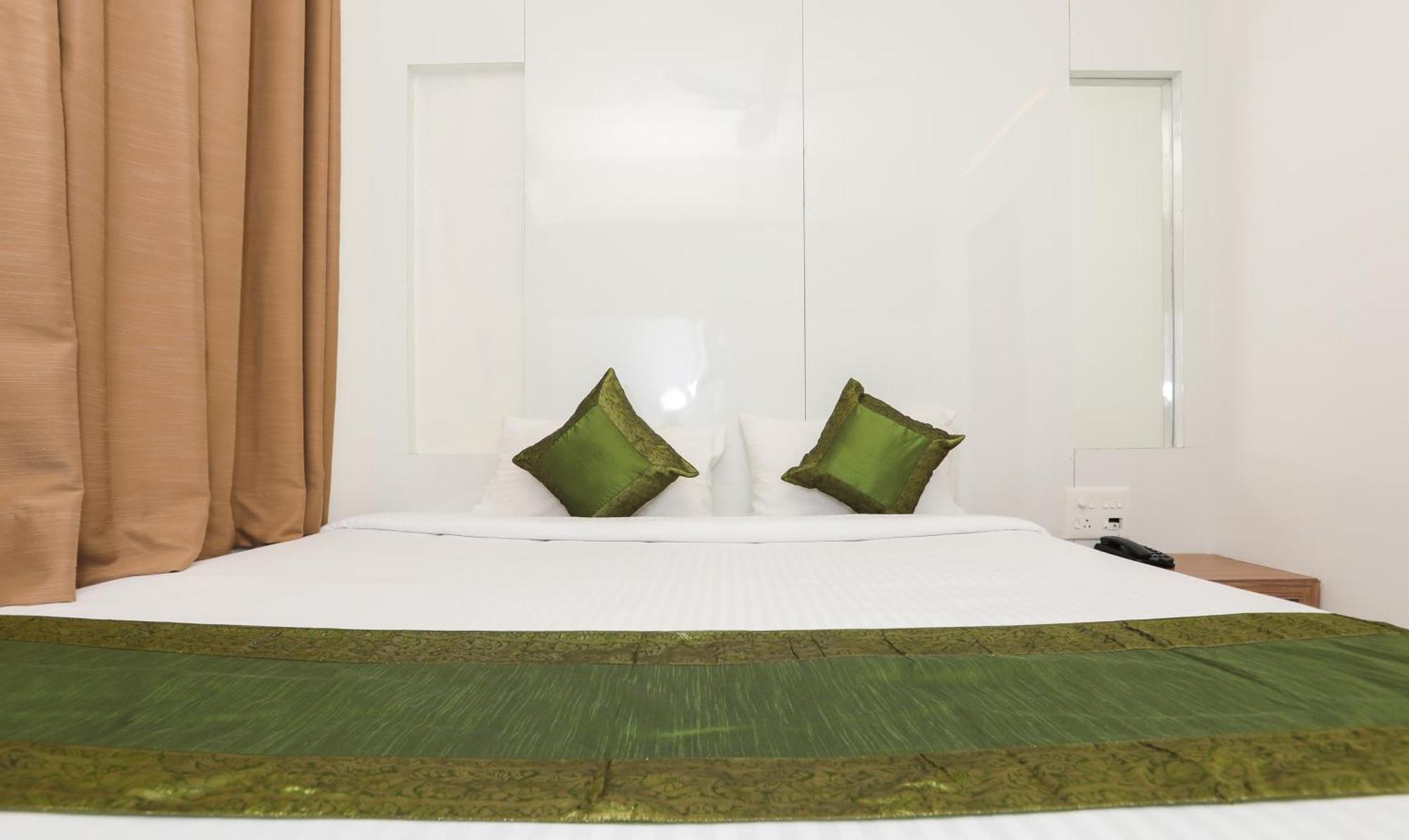 Treebo Sapphire Studio Nashik Extérieur photo