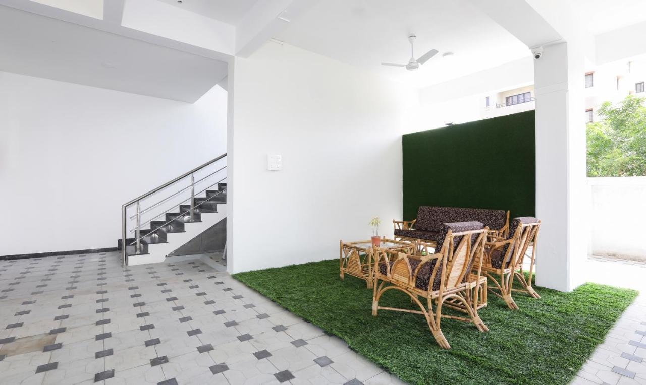 Treebo Sapphire Studio Nashik Extérieur photo