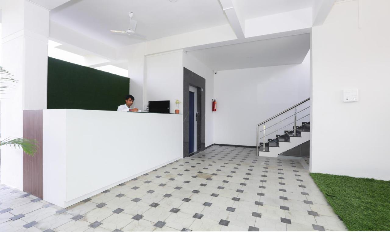Treebo Sapphire Studio Nashik Extérieur photo